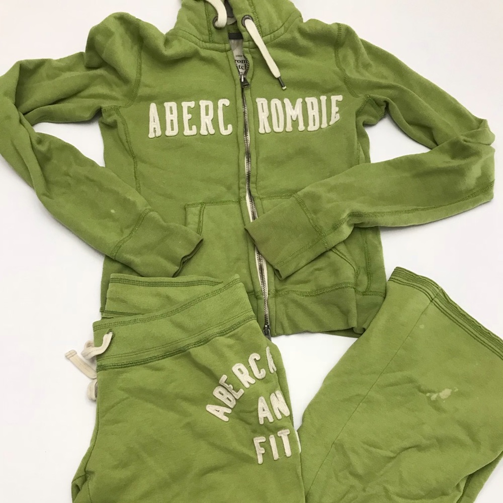 Abercrombie & Fitch jogging fit.